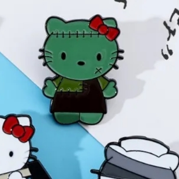 2 Hello Kitty Horror Pins - Picture 4 of 10